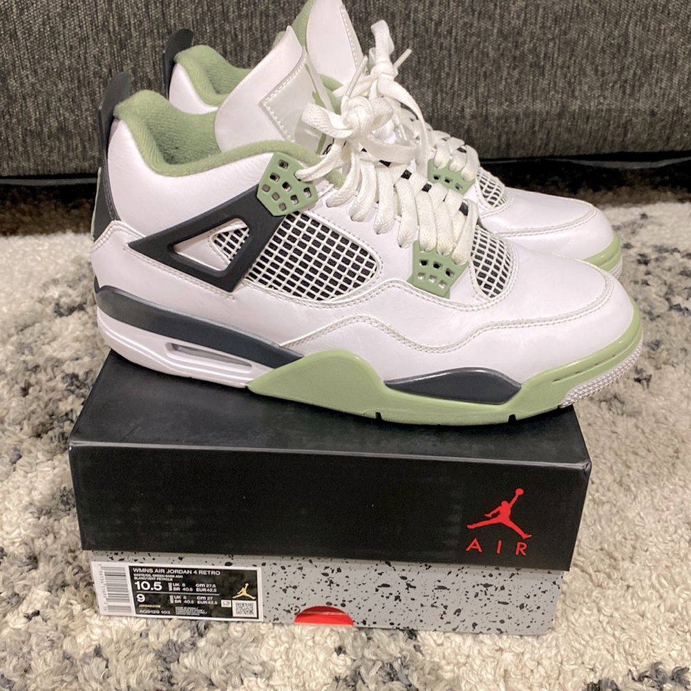 Jordan 4 Retro Seafoam (Women's) NEW